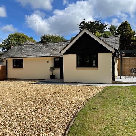 Springfield Lodge - Adorable New Forest 1-Bedroom Guest House ริงวูด ภายนอก รูปภาพ