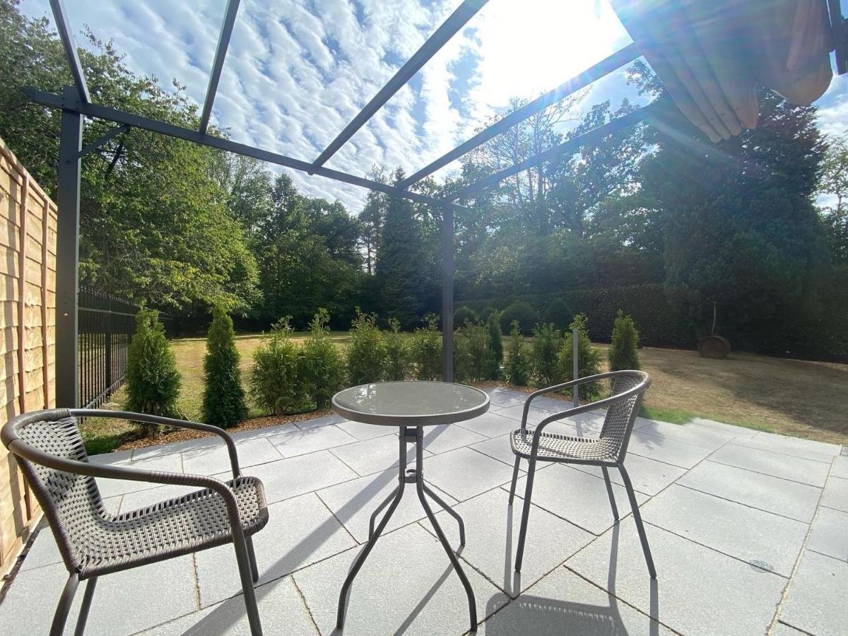 Springfield Lodge - Adorable New Forest 1-Bedroom Guest House ริงวูด ภายนอก รูปภาพ