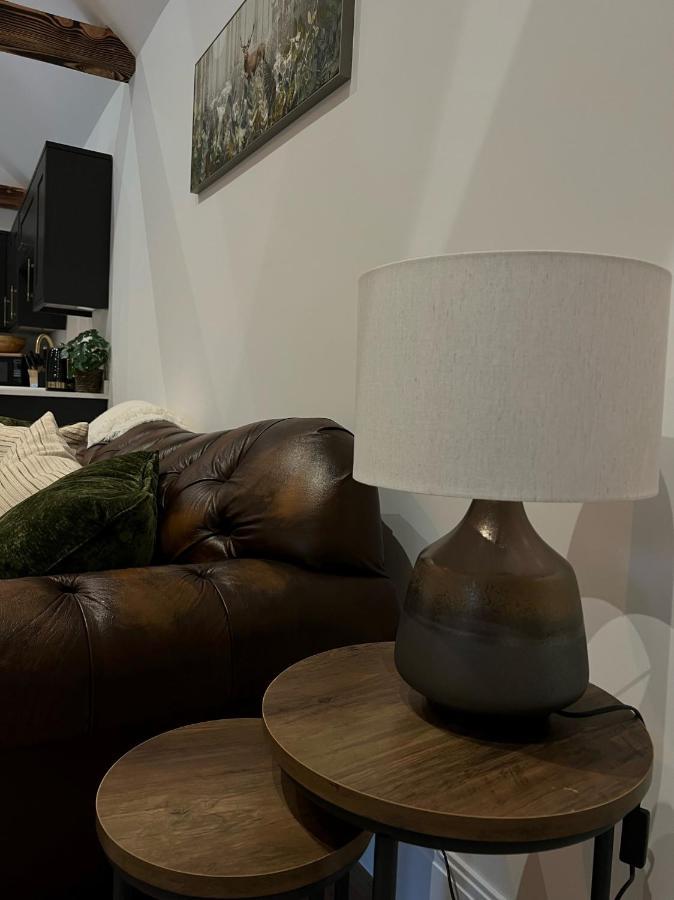 Springfield Lodge - Adorable New Forest 1-Bedroom Guest House ริงวูด ภายนอก รูปภาพ