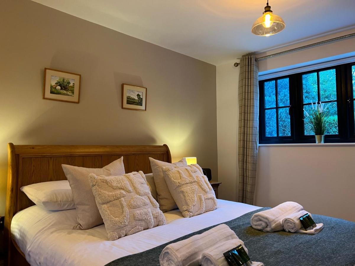 Springfield Lodge - Adorable New Forest 1-Bedroom Guest House ริงวูด ภายนอก รูปภาพ
