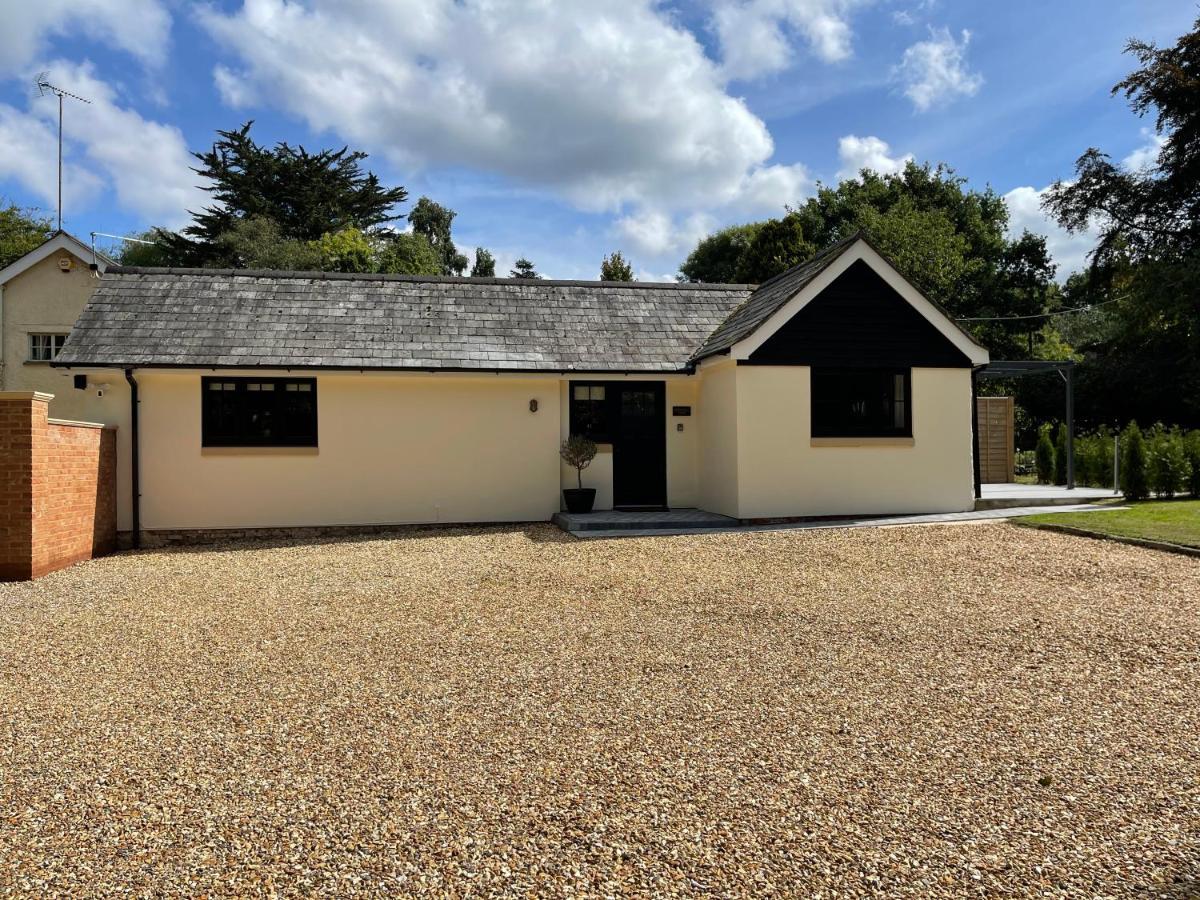 Springfield Lodge - Adorable New Forest 1-Bedroom Guest House ริงวูด ภายนอก รูปภาพ