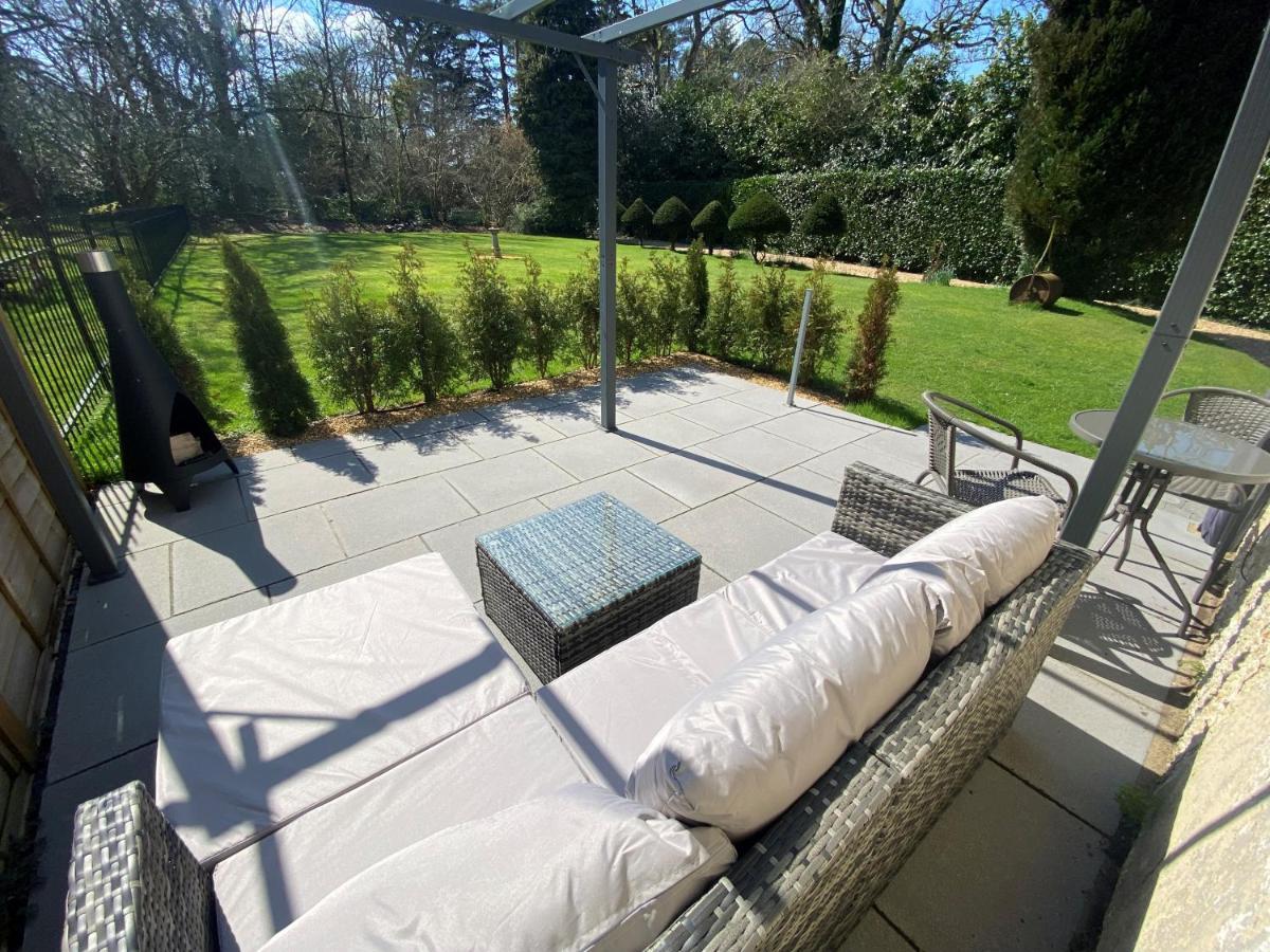 Springfield Lodge - Adorable New Forest 1-Bedroom Guest House ริงวูด ภายนอก รูปภาพ